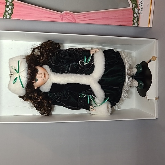 Victorian Collection 1994 Genuine Porcelain Doll by Melissa Jane Limited - Picture 2 of 4